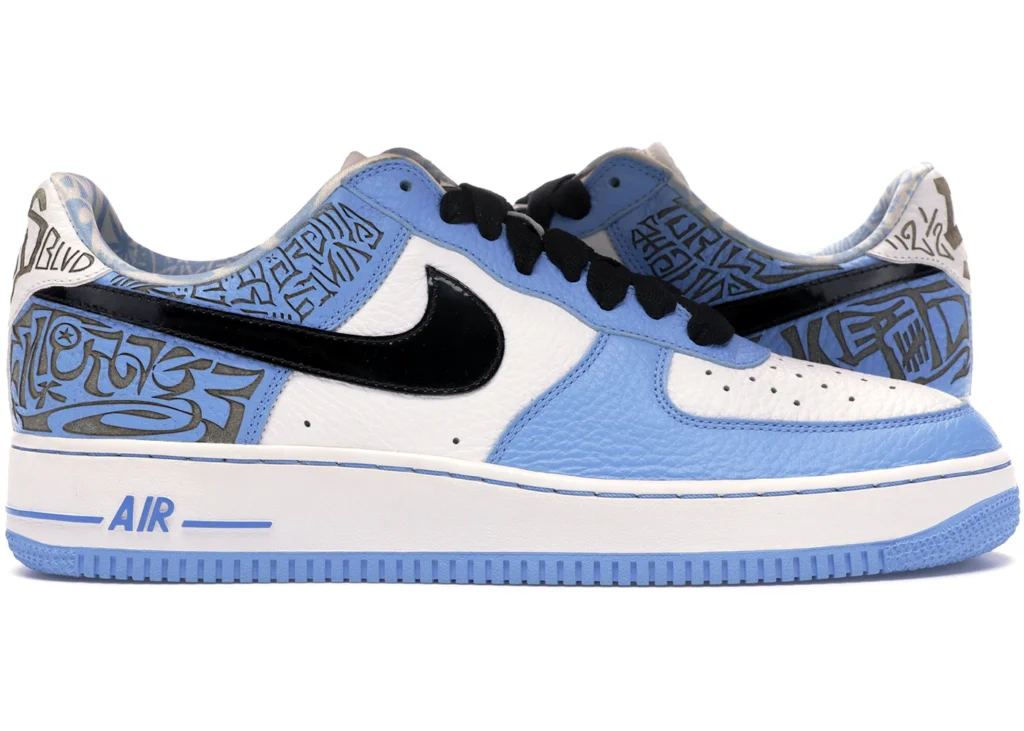 15. Air Force 1 Entourage George O Nike Air Force 1 Entourage apareceu em um episódio de 2006 da série Entourage. Sem lançamento público, cerca de 100 pares foram feitos para o elenco e vendidos secretamente em lojas da UNDFTD.