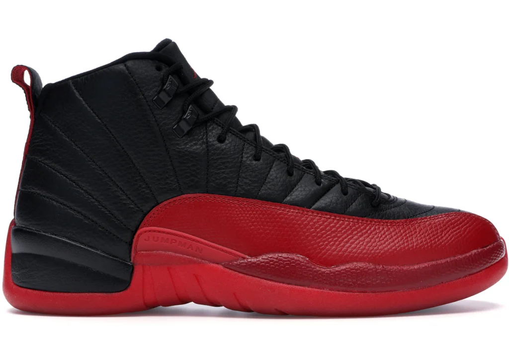 4. Jordan 12 Flu Game O Jordan 12 Flu Game foi usado por Michael Jordan no “jogo da gripe” de 1997, marcando 38 pontos. Vendido em 2013 com as meias do jogo, é um marco esportivo.