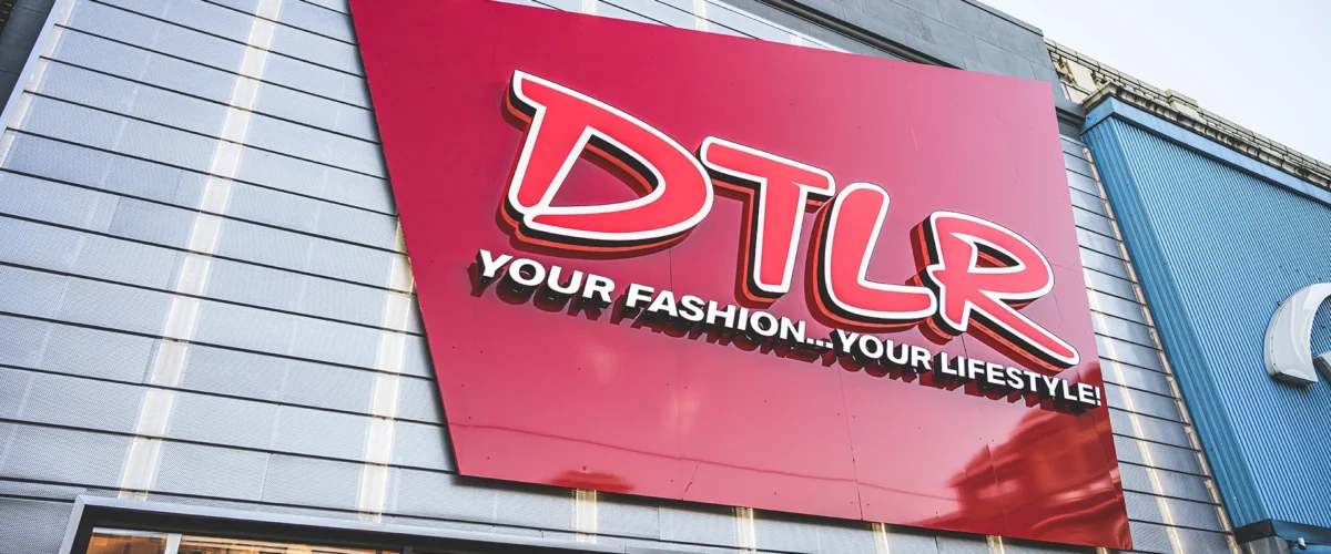 Fachada da loja DTLR na 52nd Street, na Filadélfia.