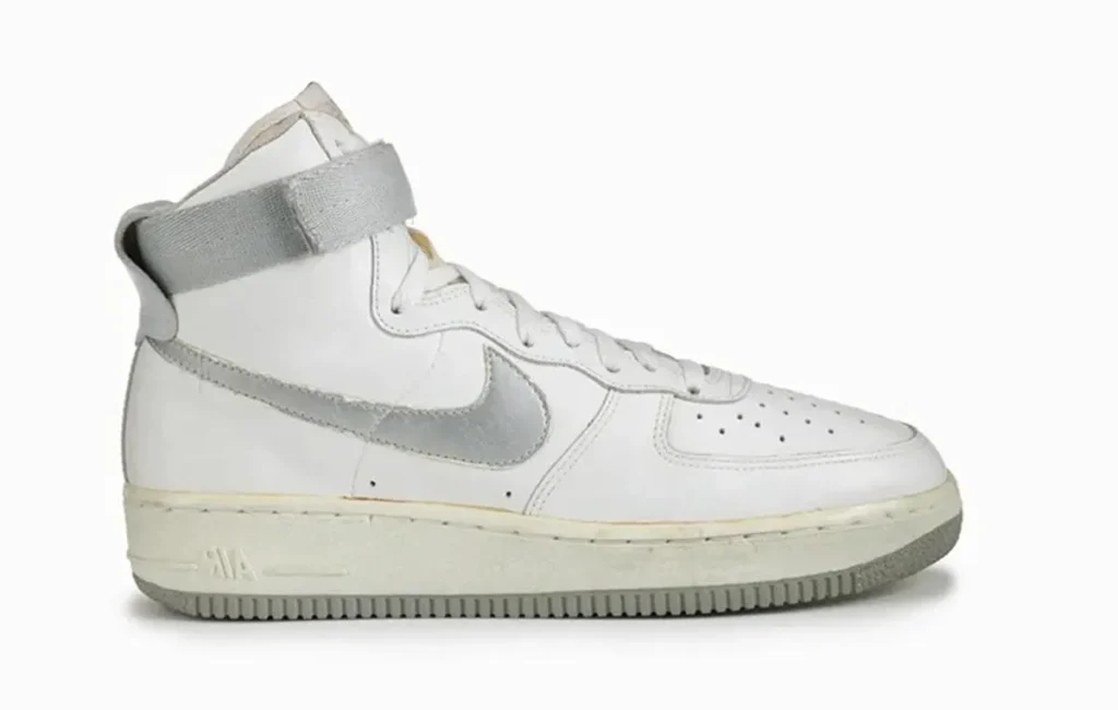 The 20 Most Iconic Nike Sneakers of All Time Nike Air Force 1 1982 90sneakers