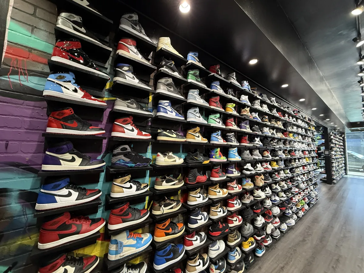 MEJORES Tiendas de Zapatillas en Los Angeles para Sneakerheads