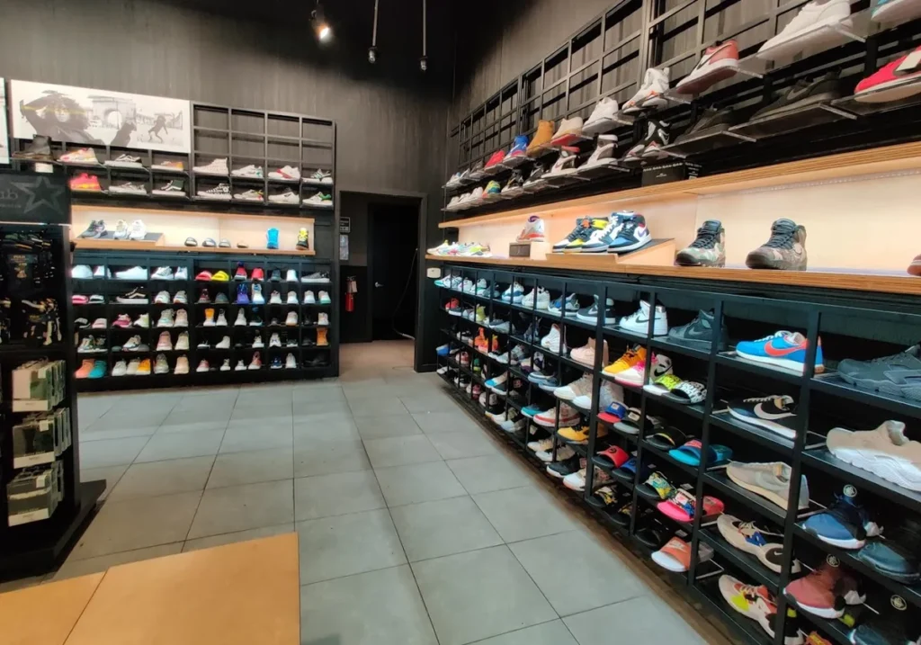 Footaction Sneaker store Footaction