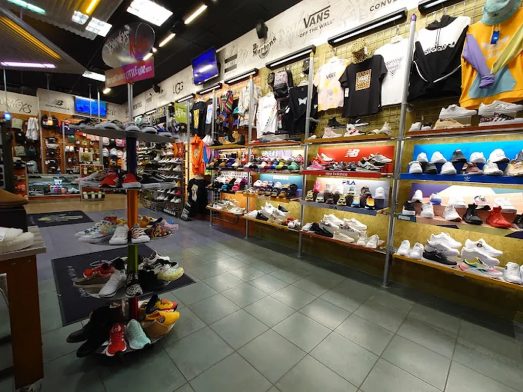 Shelves at Journeys on International Drive
