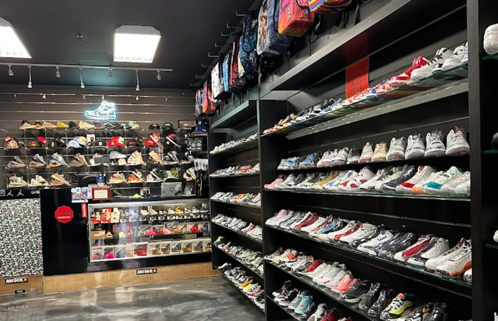 SportsLand Sneaker store SportsLand
