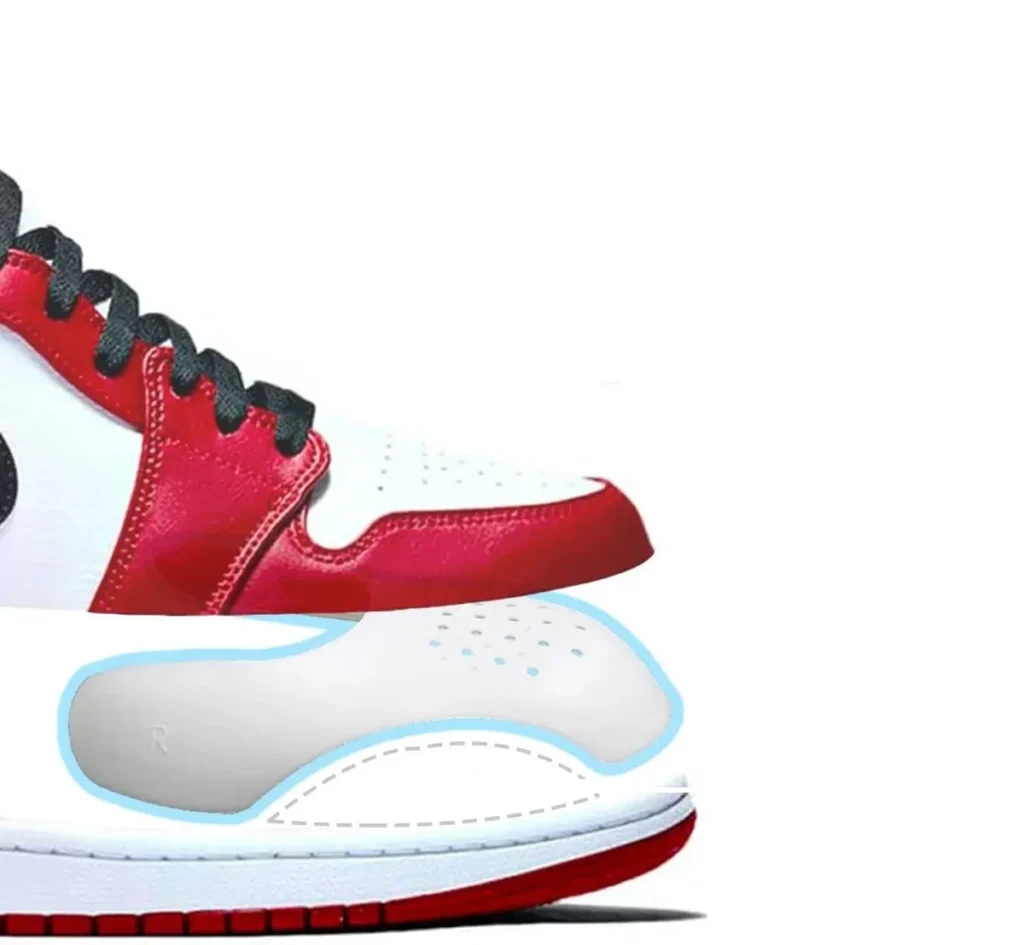Using a PVC protector as support to prevent sneaker creases and keep the toebox smooth