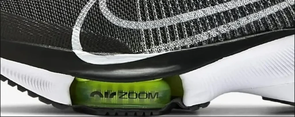 Zoom Air: speed in the form of cushioning Air Zoom technology with fibers inside the air pocket