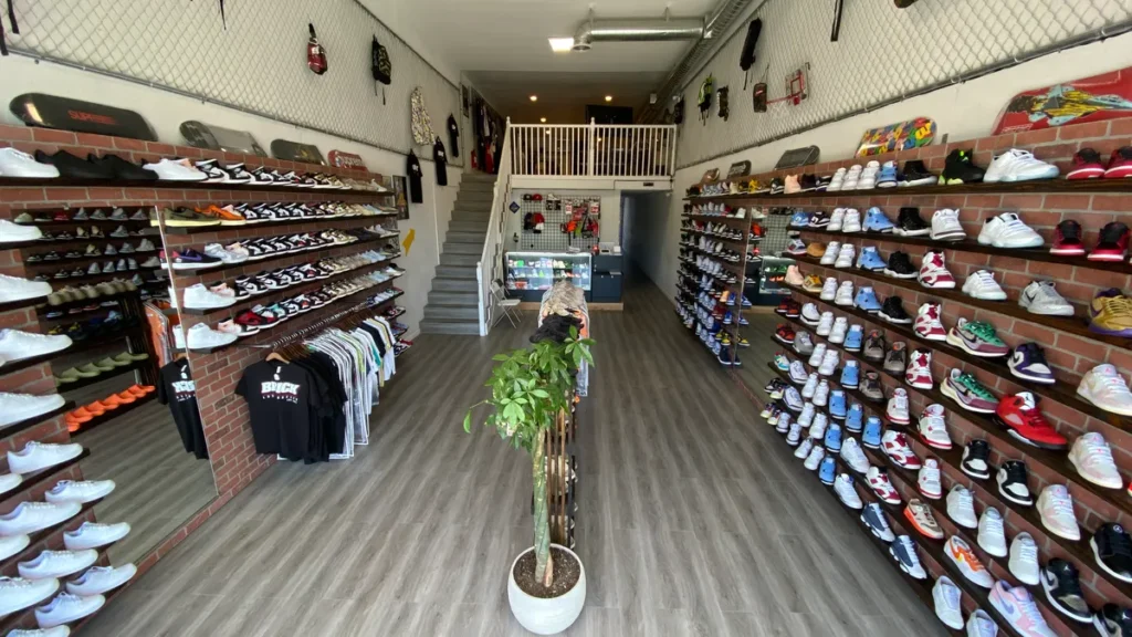 Loja de Calçados em Los Angeles Brick Los Angeles tênis e calçados em LA