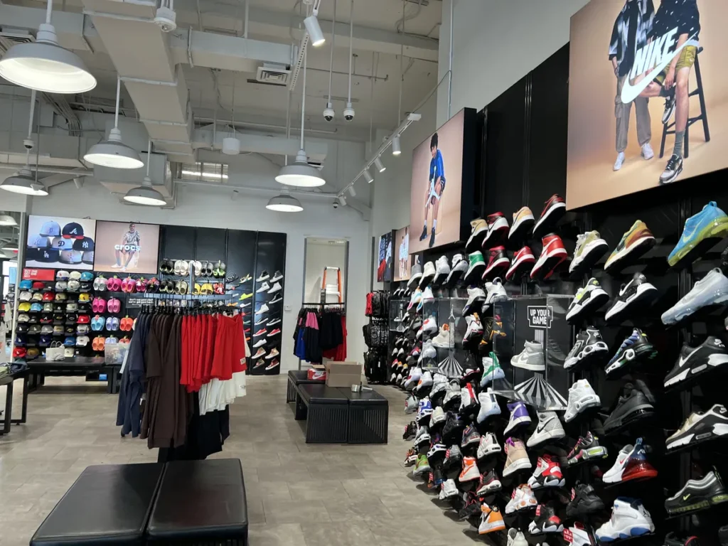 Loja de Calçados em Los Angeles Foot Locker tênis e calçados em LA