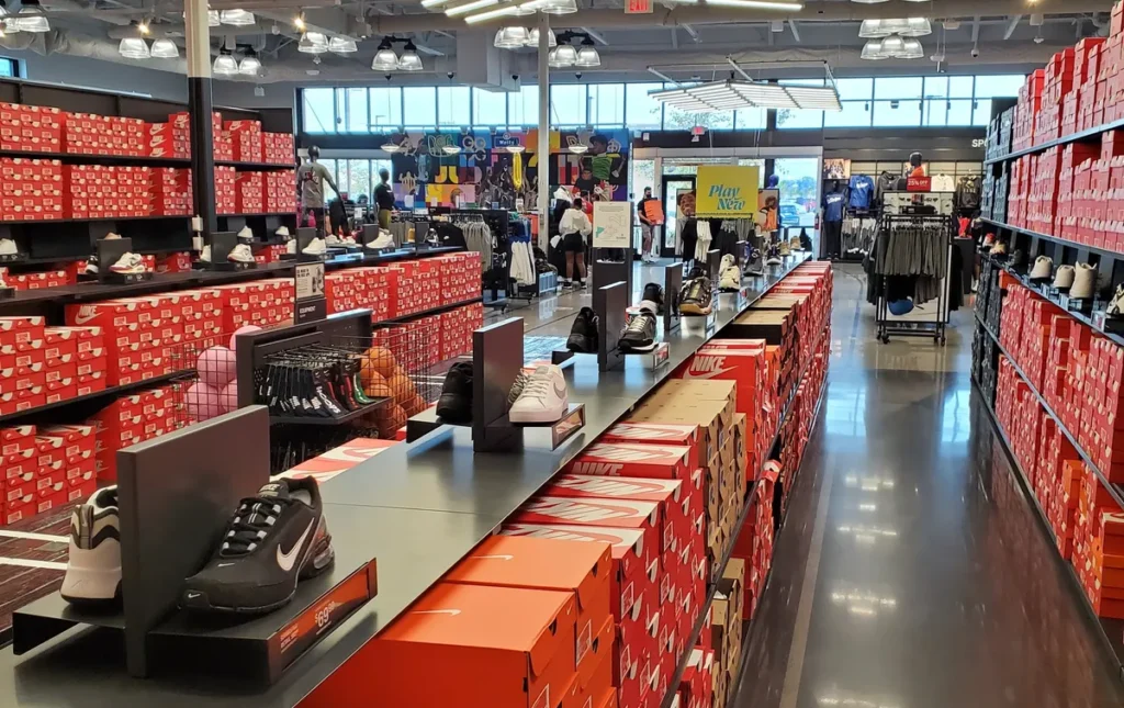 Loja de Calçados em Los Angeles Nike Community Store - Watts tênis e calçados em LA